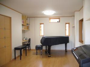 車庫にピアノ教室を作りました